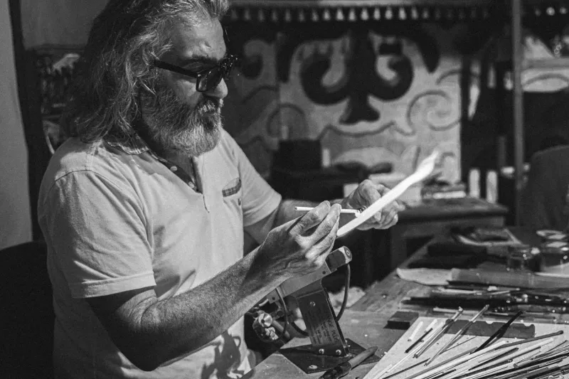 Montature che Resistono al Tempo: L'Incontro tra Artigianato Ottico Italiano e la Cultura Maker