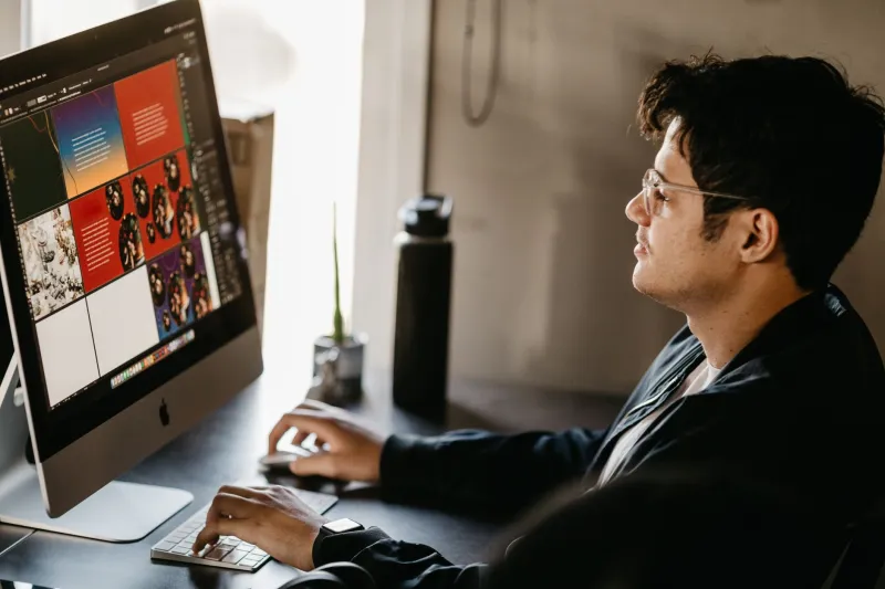 Ergonomia dello Sguardo: Come la Montatura Giusta Protegge la Postura e la Vista nel Lavoro Digitale