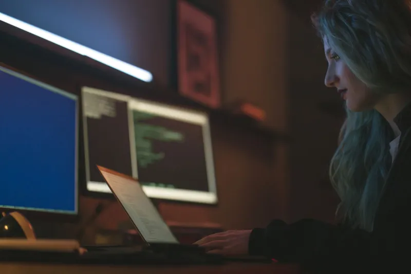 Visione Periferica e Pensiero Strategico: Perché la Montatura Giusta Cambia il Modo di Programmare